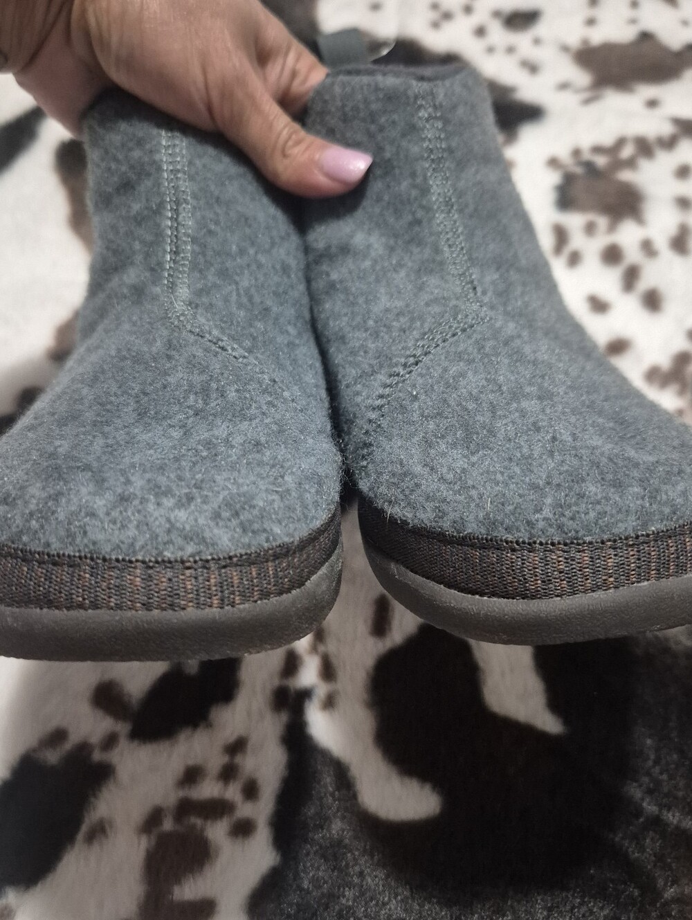 Chaco Gray Wool Chelsea Boot - Comfort Slip-On Bootie :9 - Picture 3 of 13